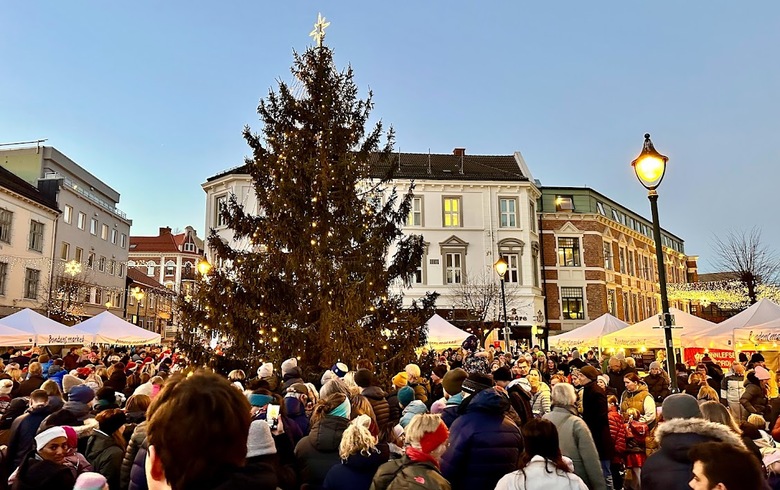 Velkommen til julemarked og julegrantenning i Hønefoss