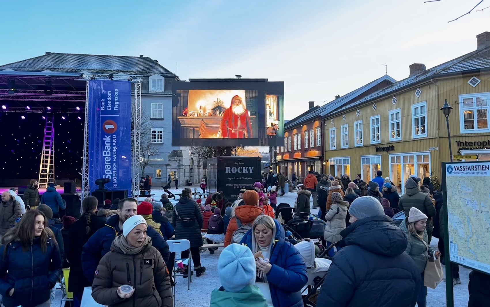 Julemarked og julegrantenning i Hønefoss