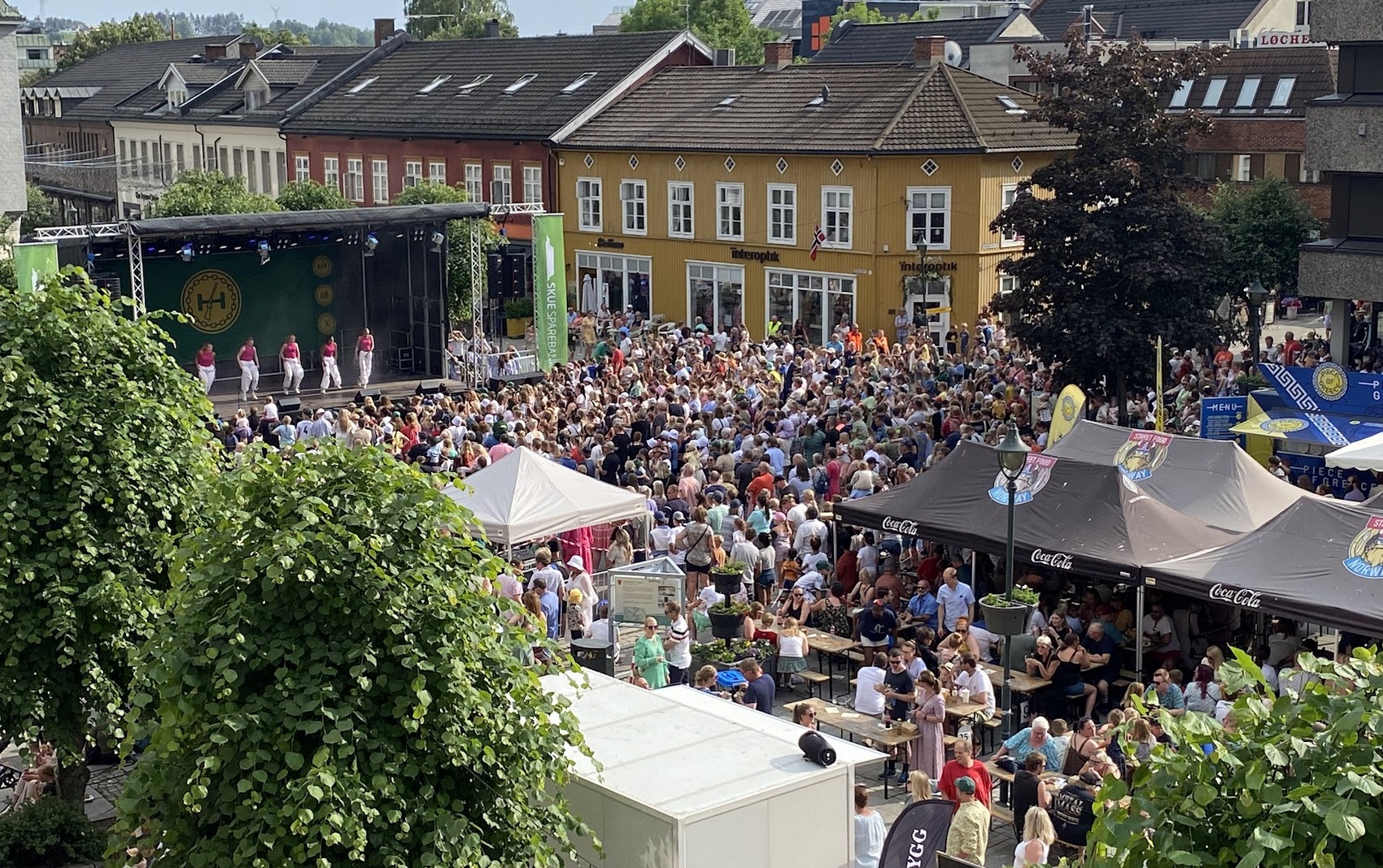 Nå er det endelig midtsommer i Hønefoss!